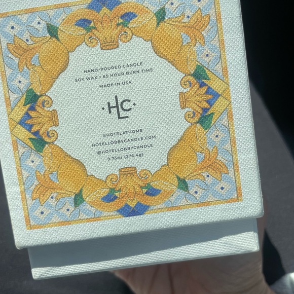 Hotel Lobby Candle - Capri - Picture 7 of 7